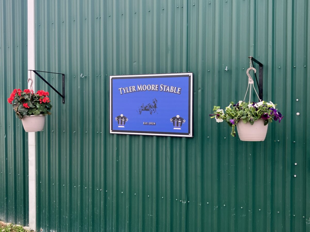ALUMINUM COMPOSITE HORSE BARN SIGNS