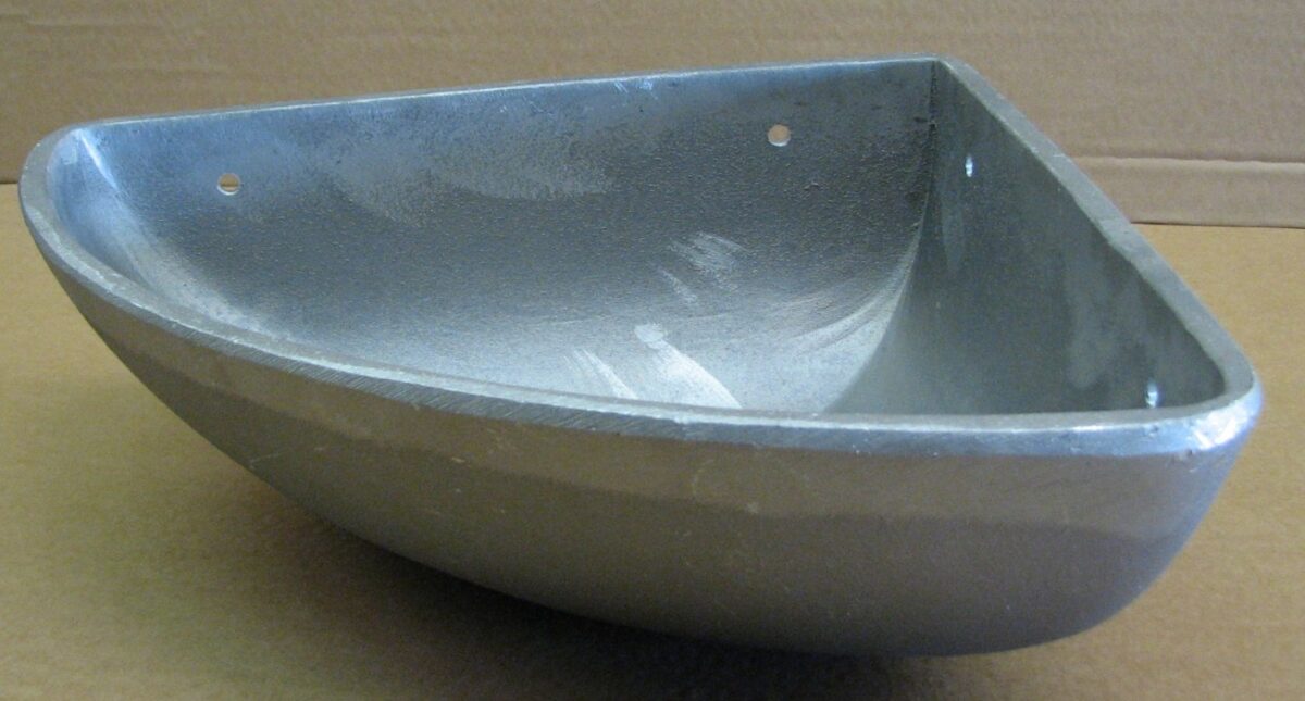 Cast Aluminum Corner Horse Feeder - Image 2
